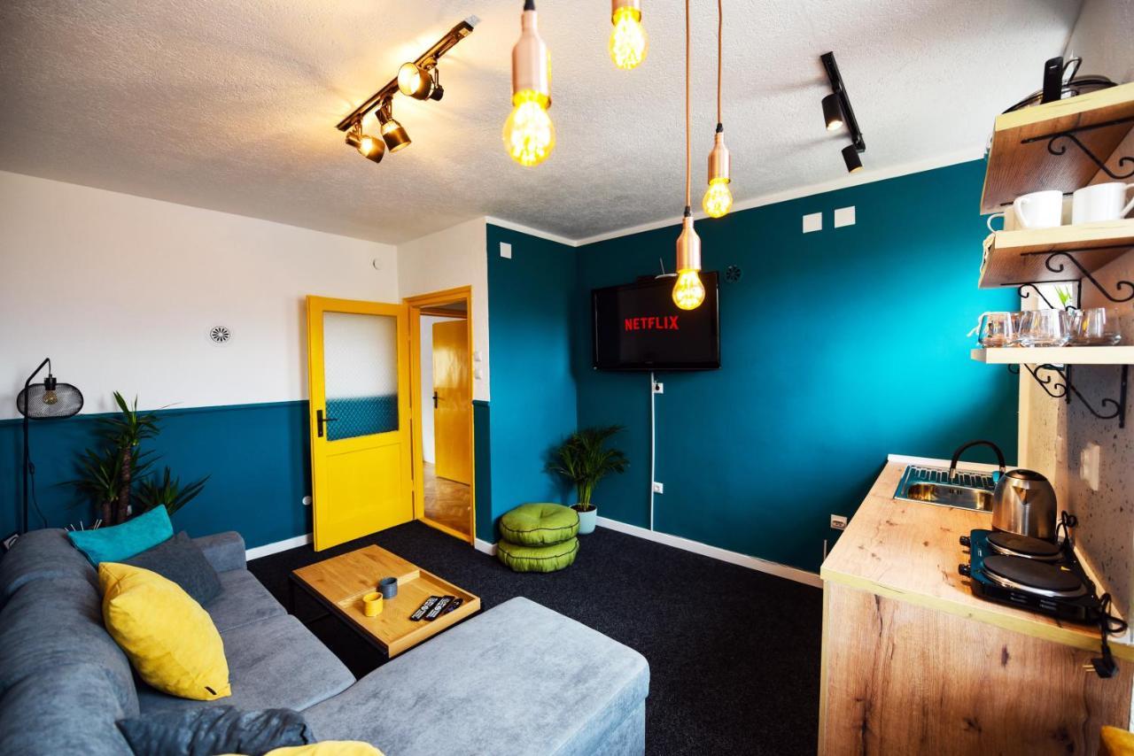 Cozy Bright Central Pristina Esterno foto