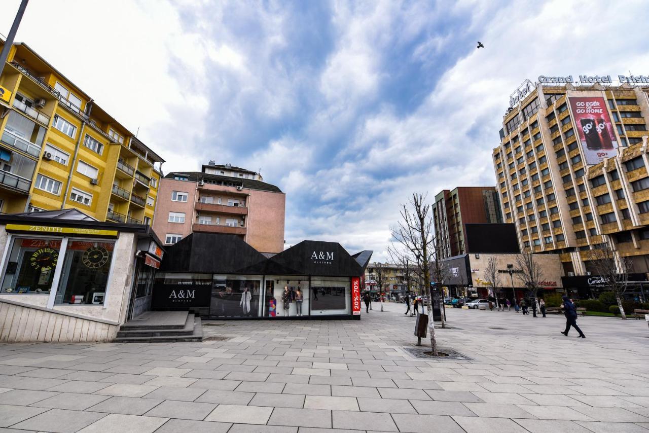 Cozy Bright Central Pristina Esterno foto