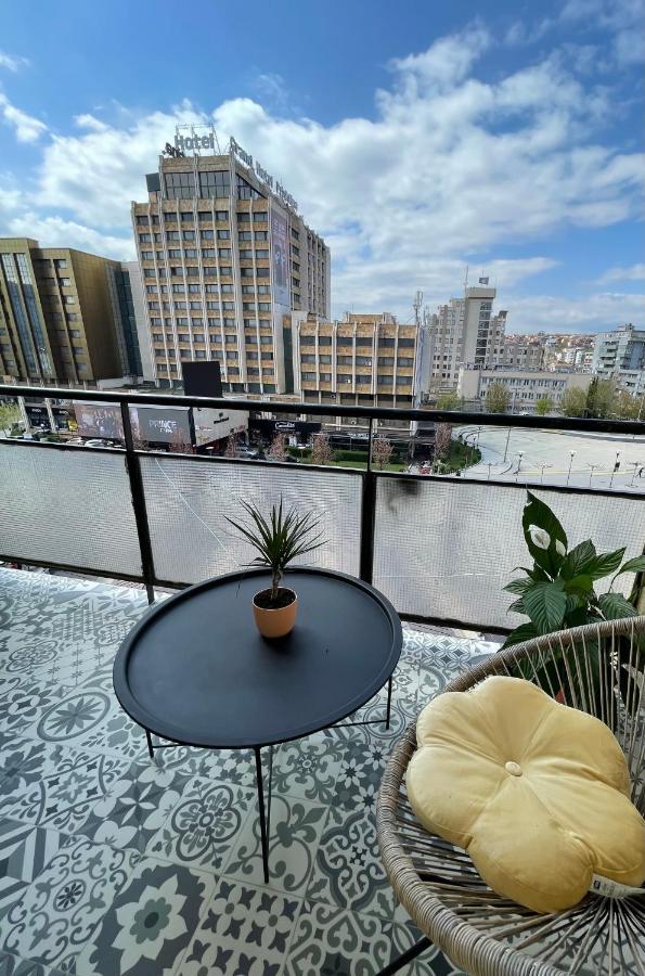 Cozy Bright Central Pristina Esterno foto